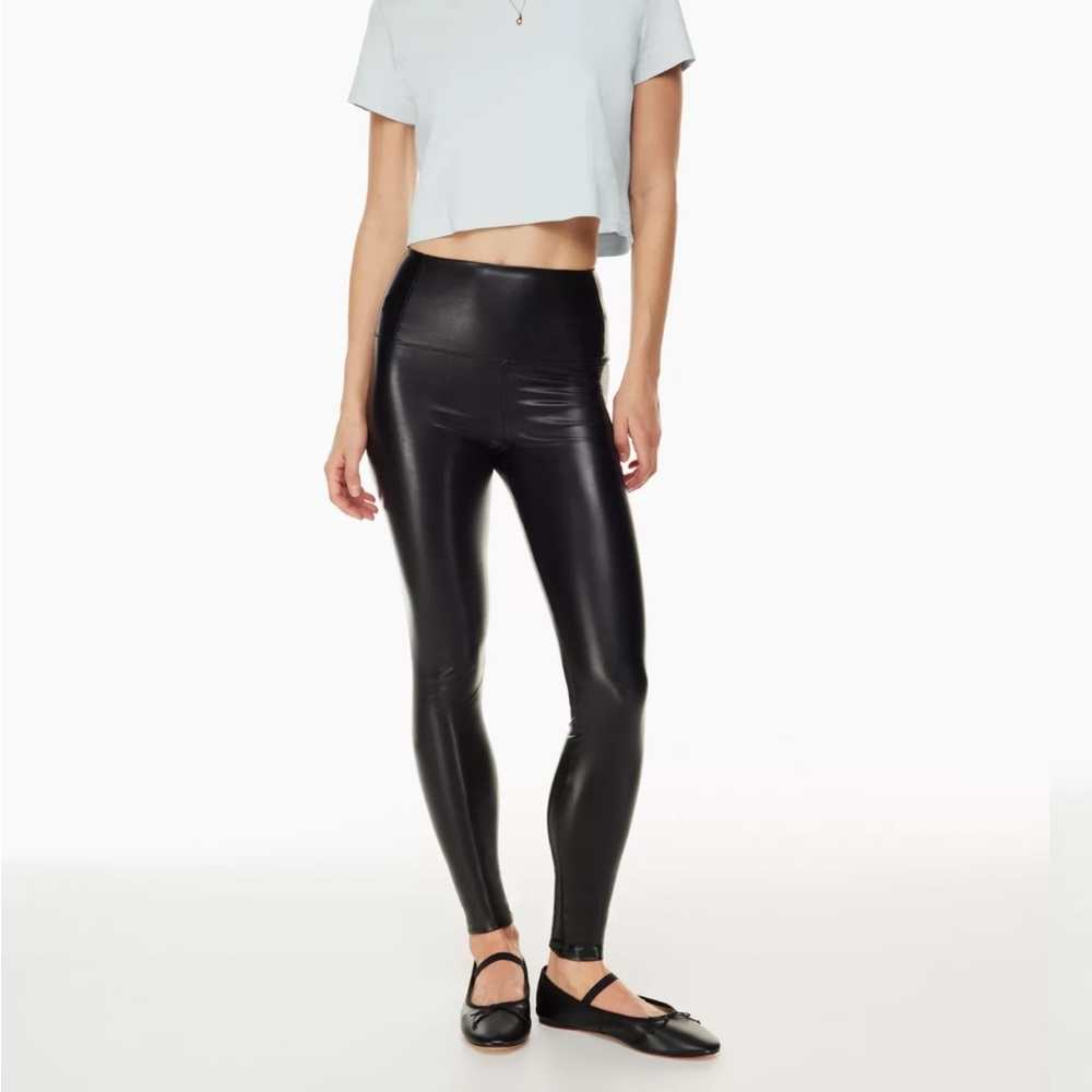 Iconic Wilfred high waisted Daria leather pant